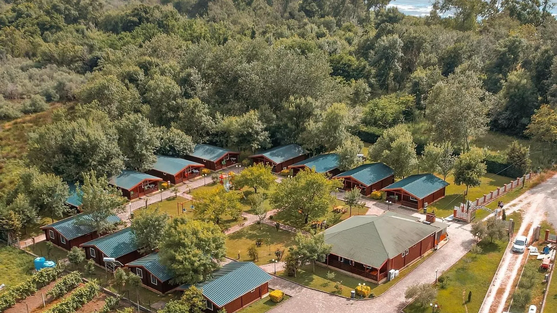 Chalet Kompleksi Turistik Leonardo Shengjin