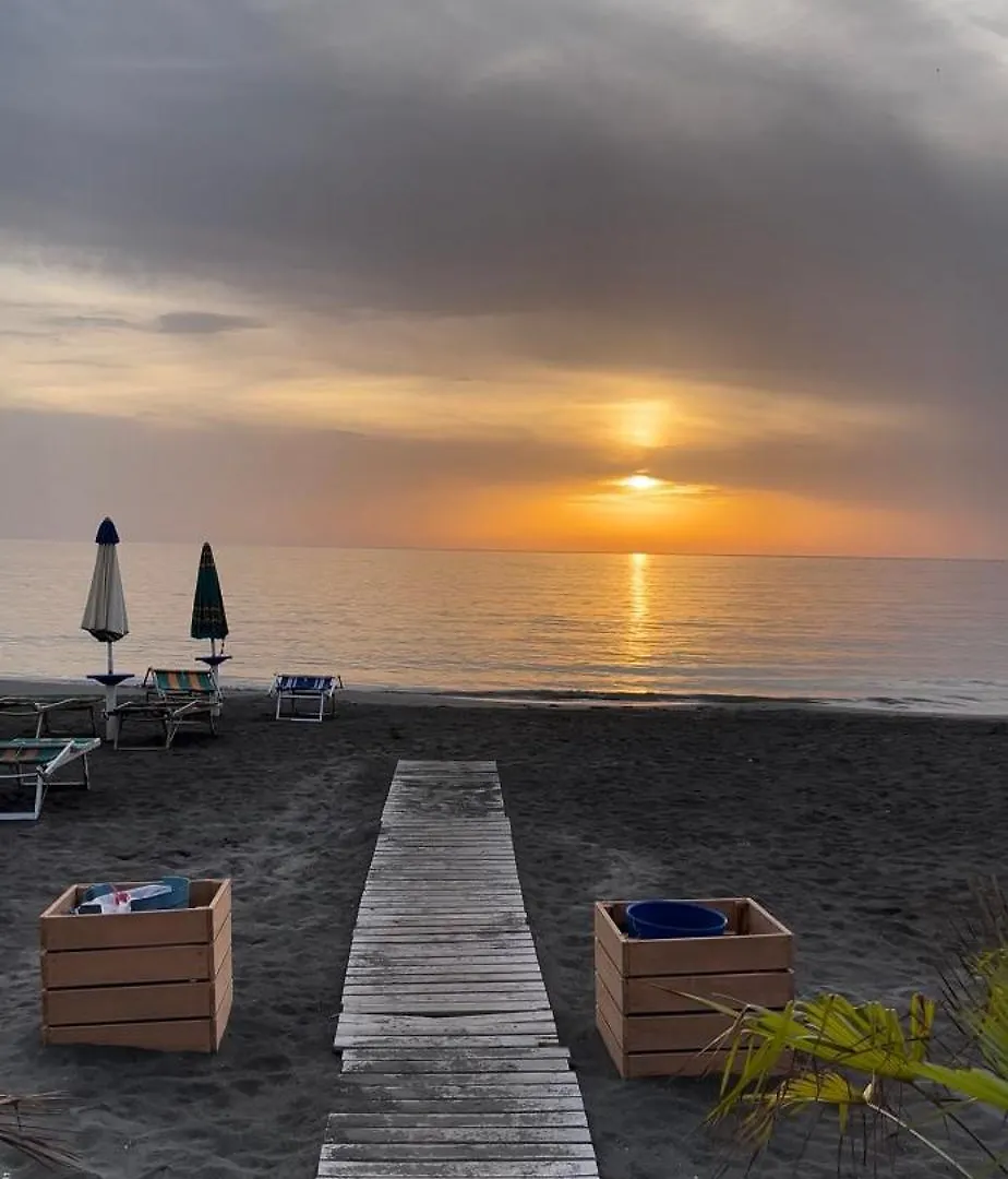 Kompleksi Turistik Leonardo Shëngjin Chalet